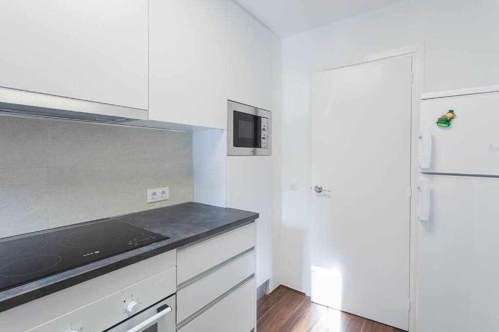 Apartamento para 4 con terraza privada en el centro Gerona Exterior foto