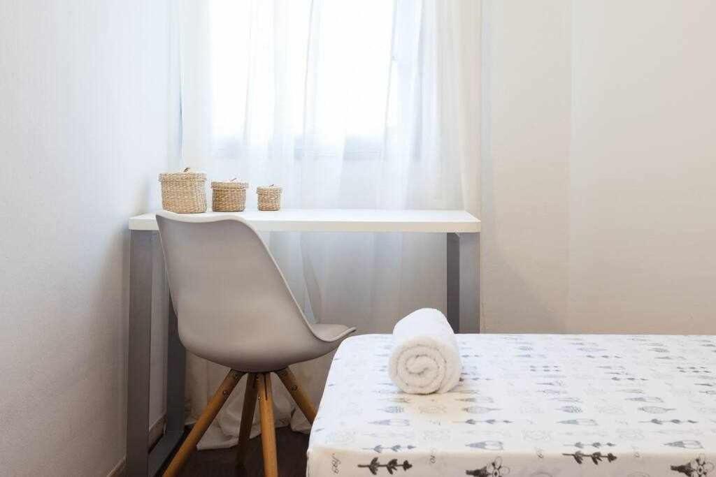 Apartamento para 4 con terraza privada en el centro Gerona Exterior foto