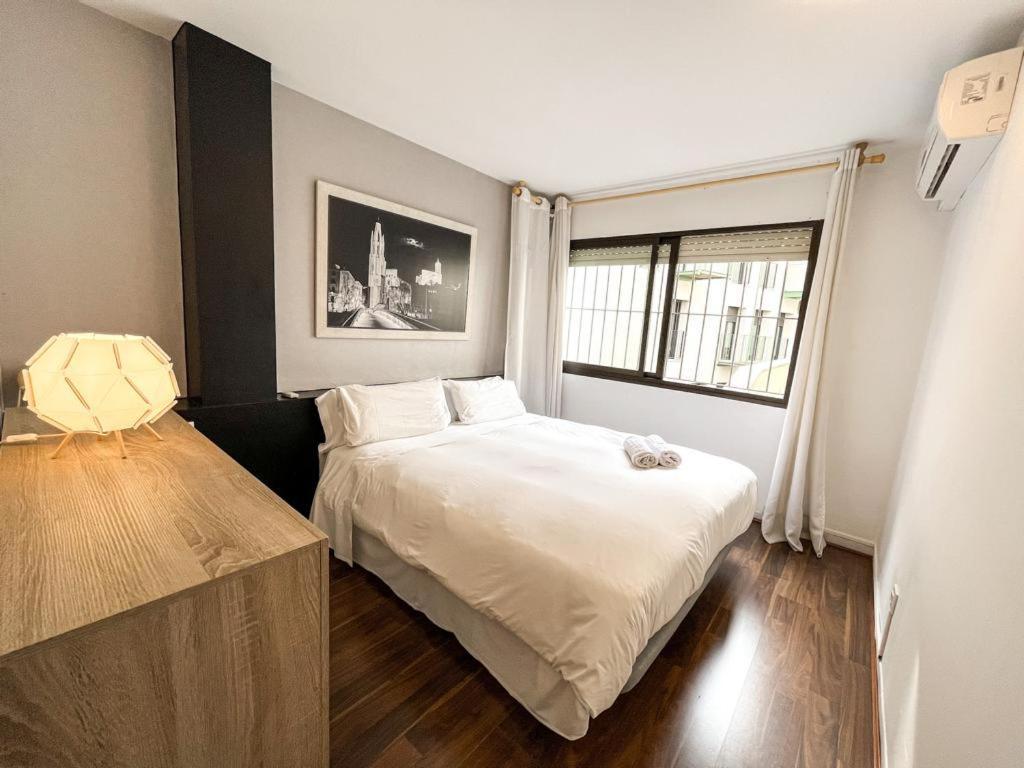 Apartamento para 4 con terraza privada en el centro Gerona Exterior foto