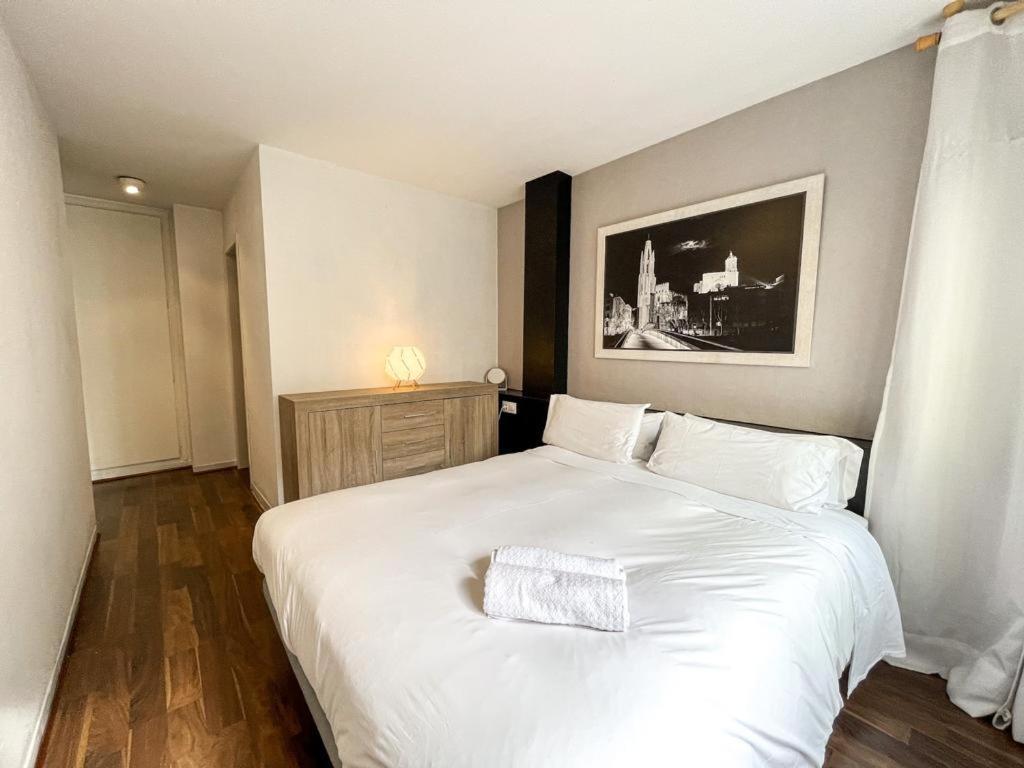 Apartamento para 4 con terraza privada en el centro Gerona Exterior foto