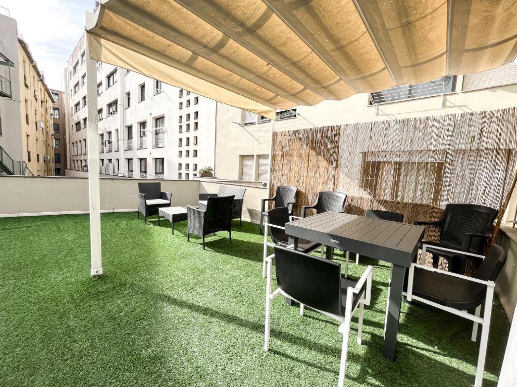 Apartamento para 4 con terraza privada en el centro Gerona Exterior foto